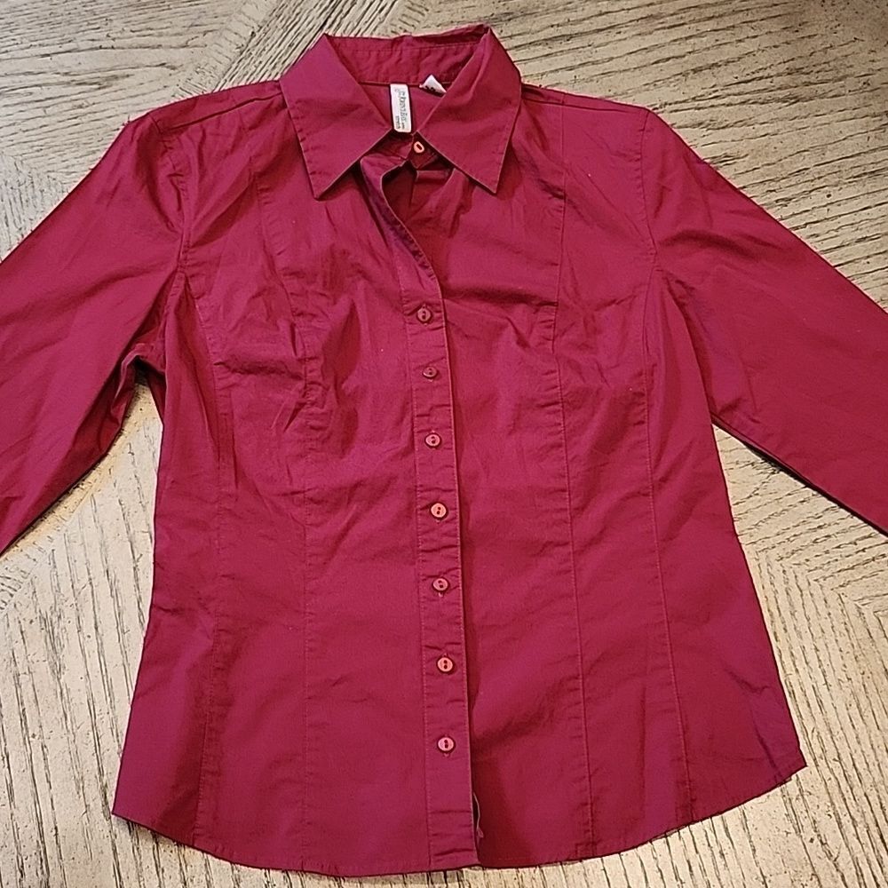 Red Button Down shirt size Petite S stretch St John's bay